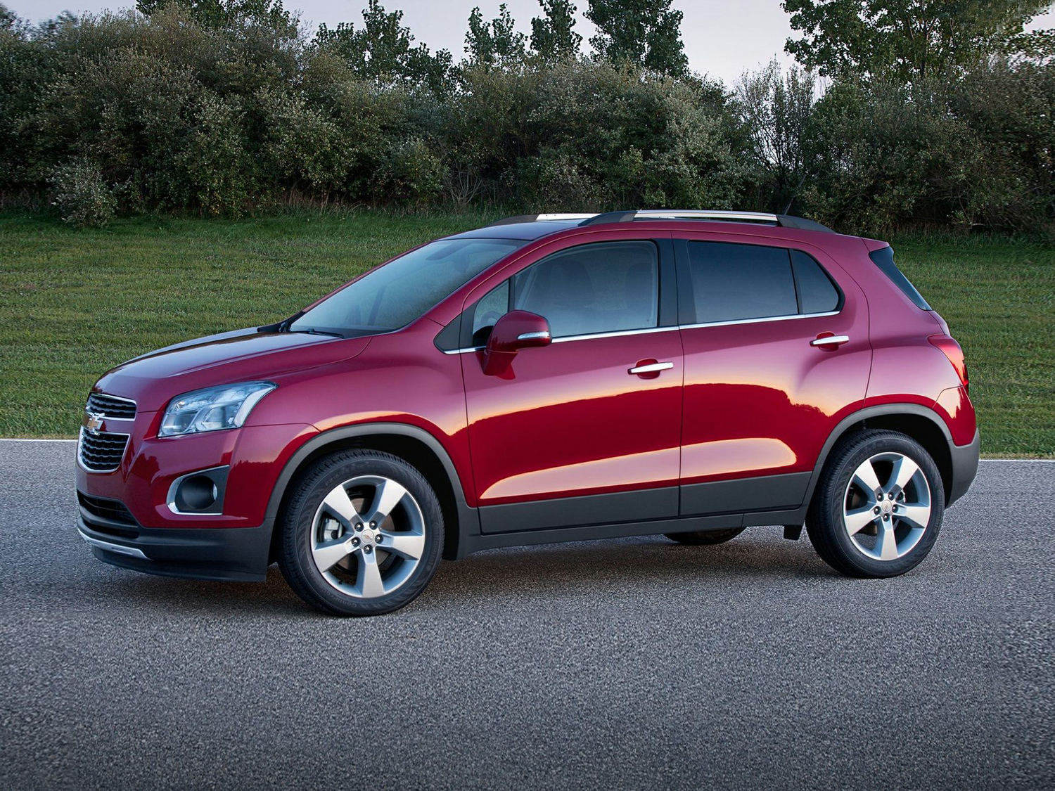 Comparison - Chevrolet Trax SUV 2016 - vs - Hyundai Tucson GLS 2016 ...